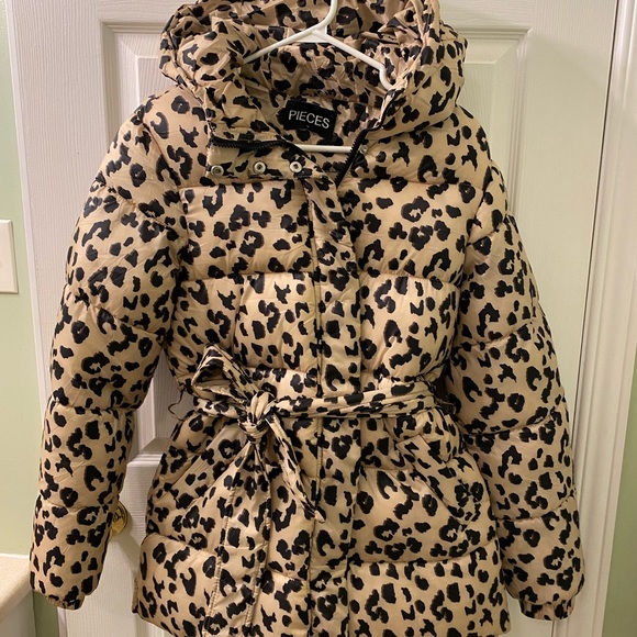 ASOS leopard puff coat - Picture 1 of 3